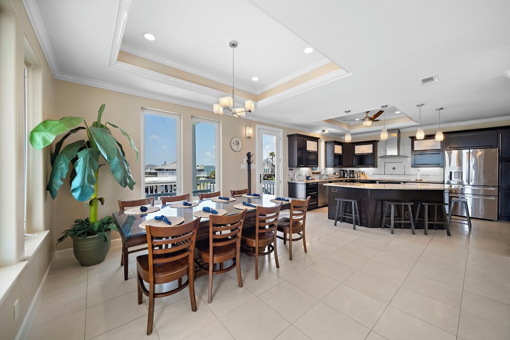 Blue Marlin Bayfront Retreat by Ryson Vacation Rentals