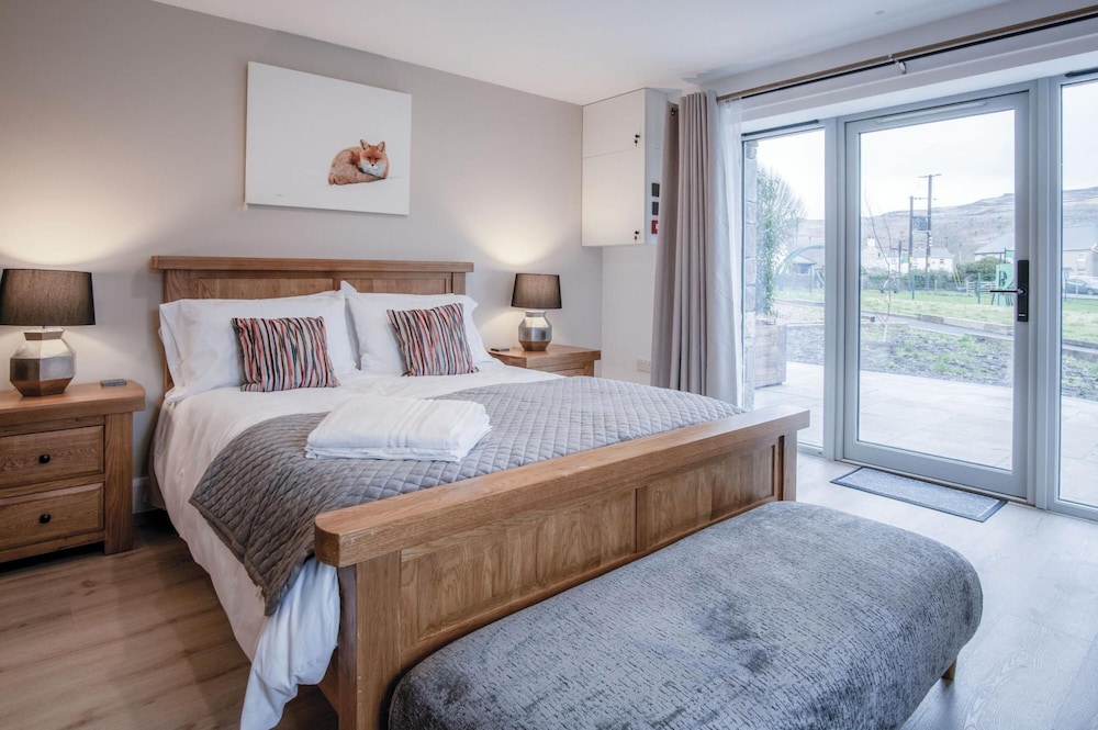 Room 7 - The Sleeping Giant - Pen Y Cae Inn view 4