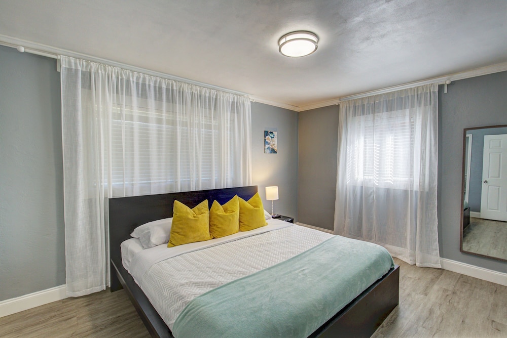Villa Bella With Heated Pool