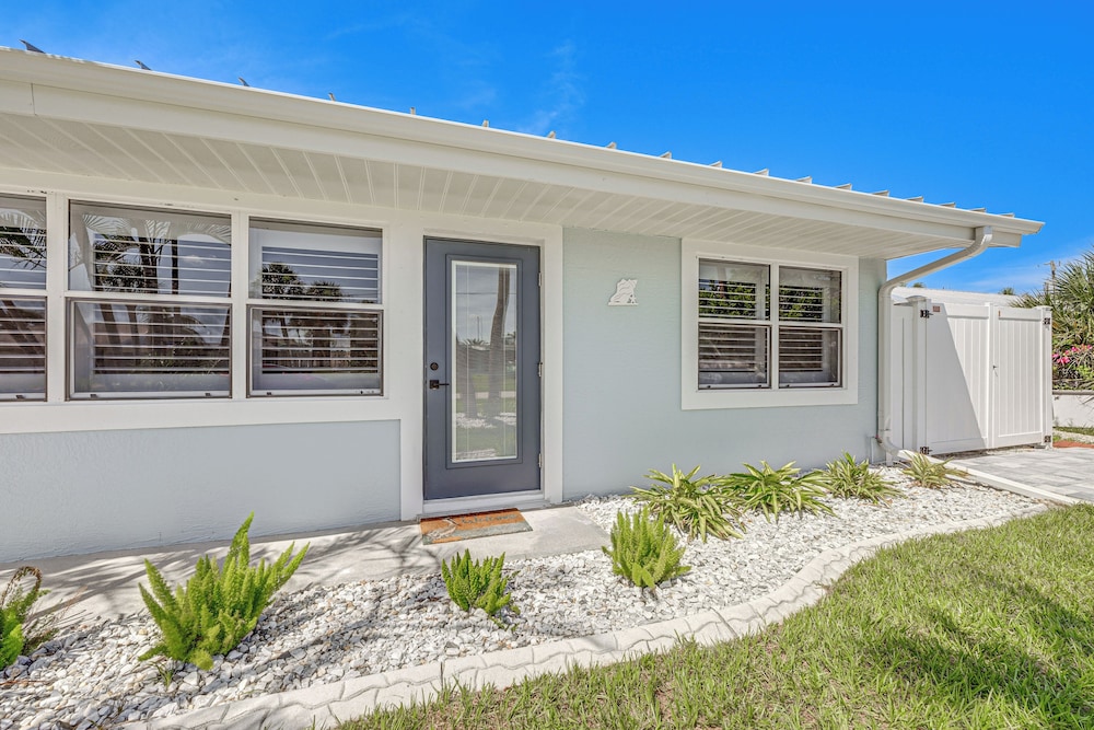 Steps to Englewood Beach: Home w/ Outdoor Oasis!