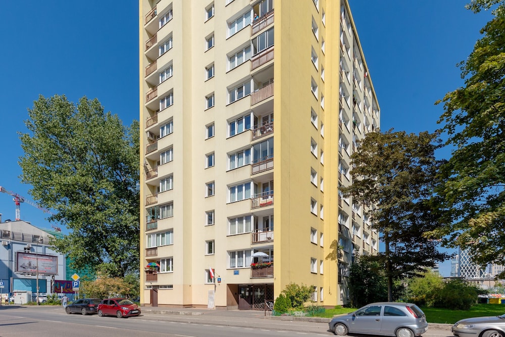 Warsaw City Centre- Srebrna by Renters view 2