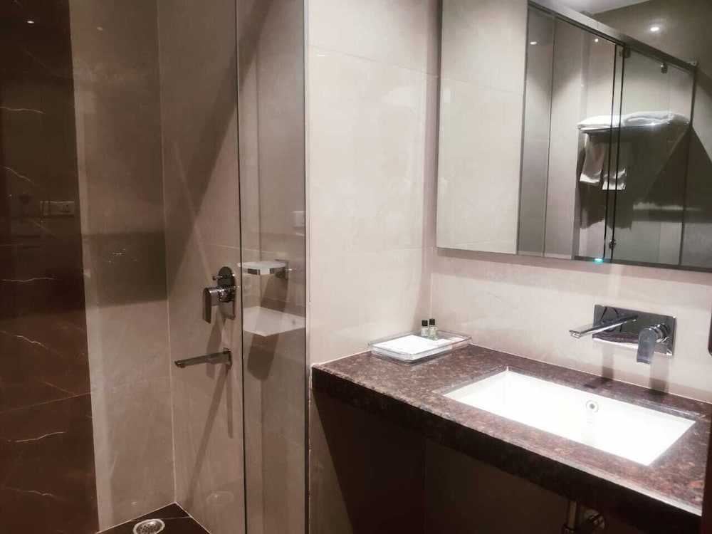 Nirvana Grand Hotel & Resort