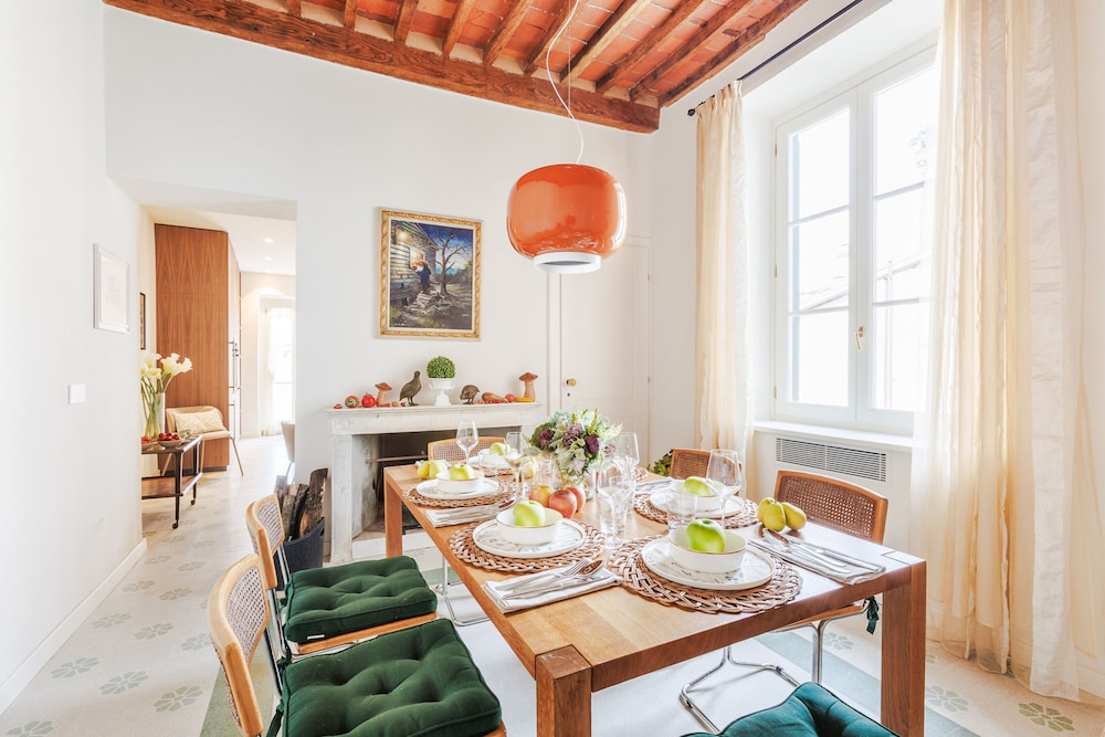 Lunav House in Lucca