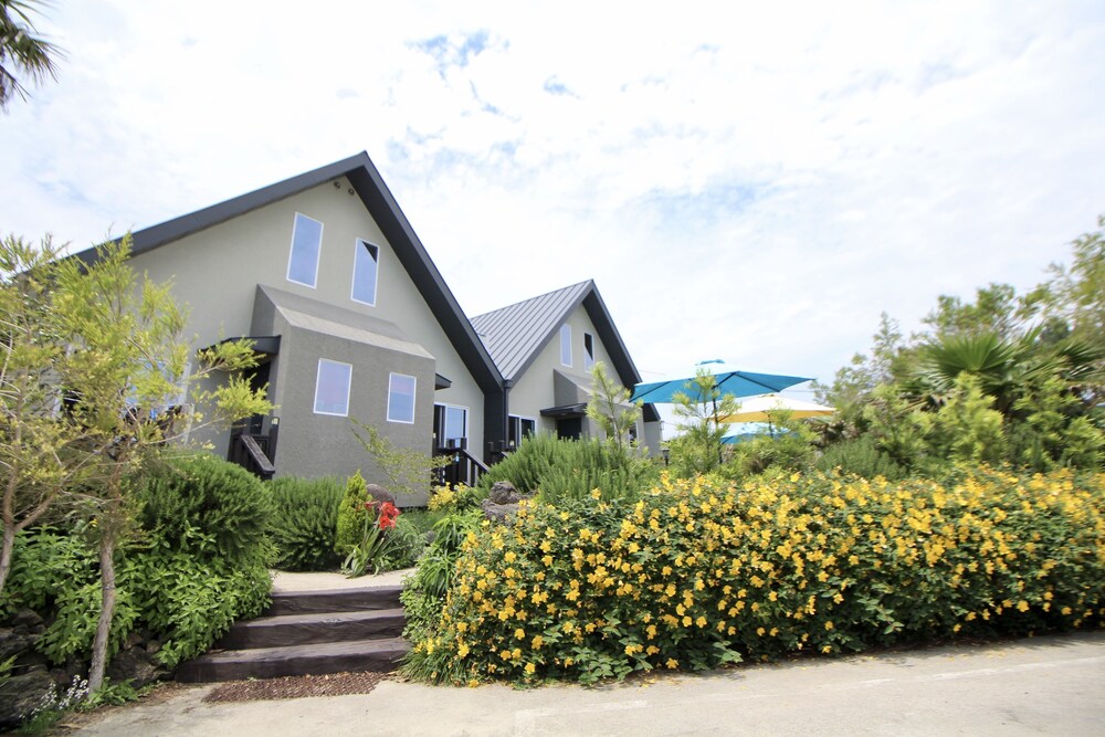 Jeju Herb Pension Oz