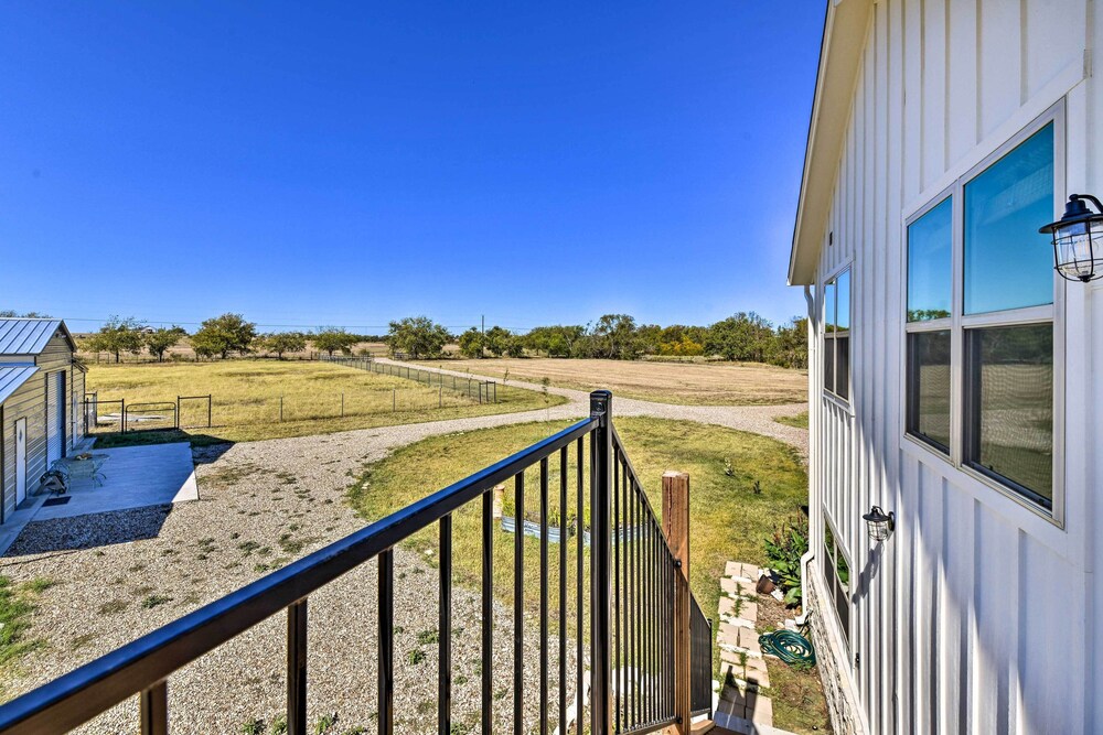 Dog-friendly Apartment ~ 32 Mi to Fort Worth! view 3