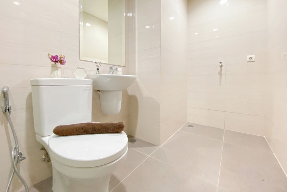Good Deal and New Furnished 2BR Ciputra International Apartment