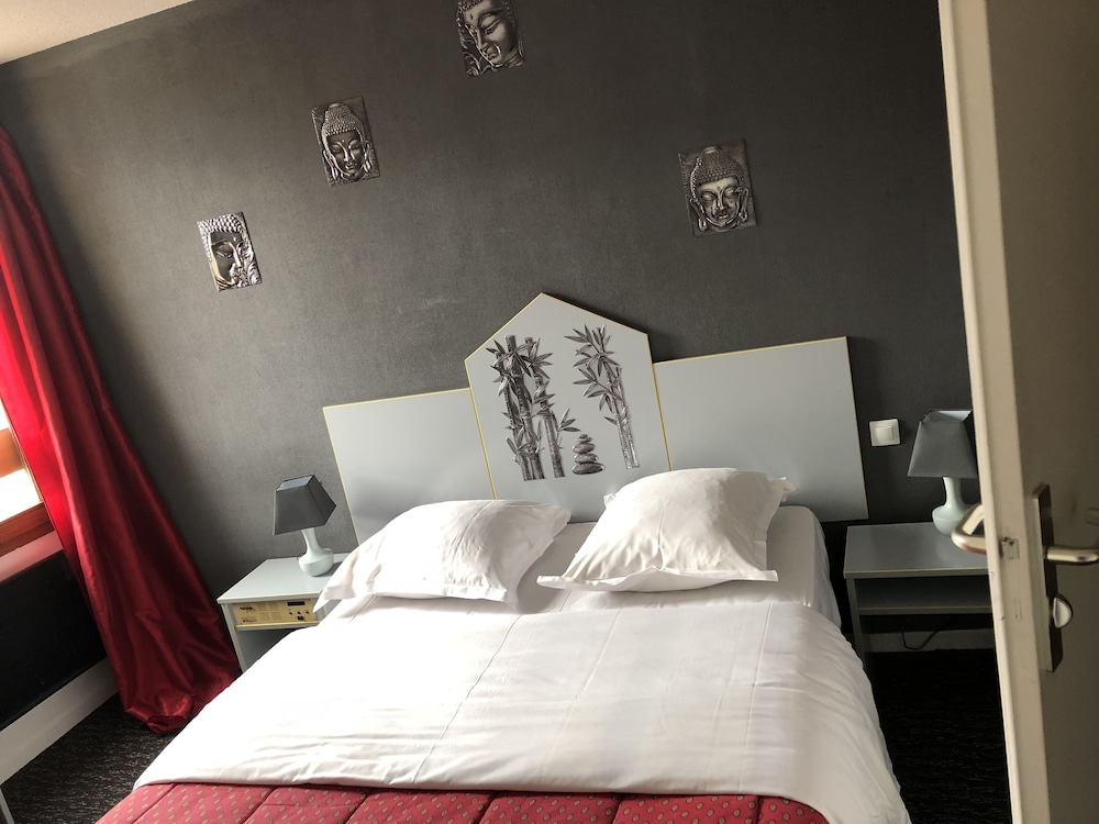 Norton Hotel - Property Image 3