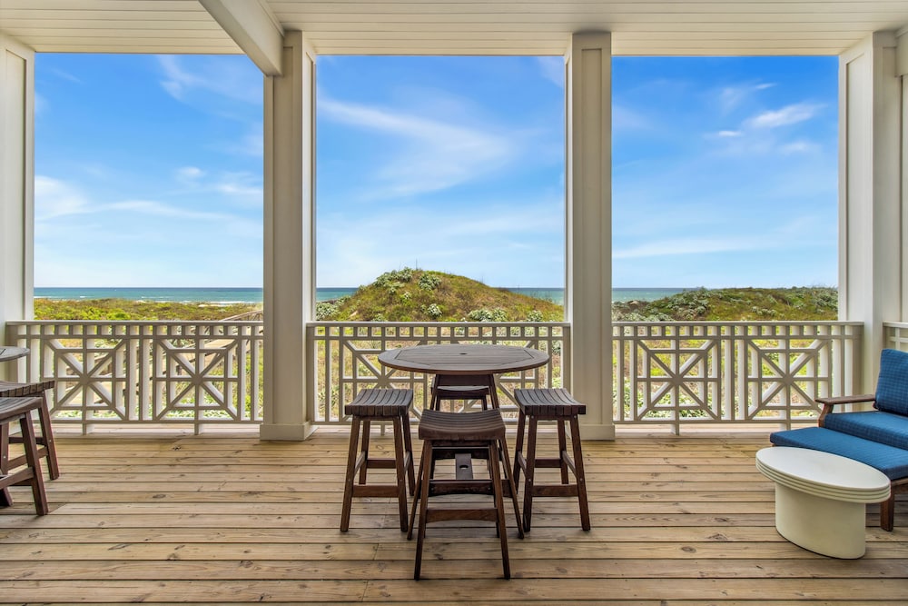 Dolphin Chalet