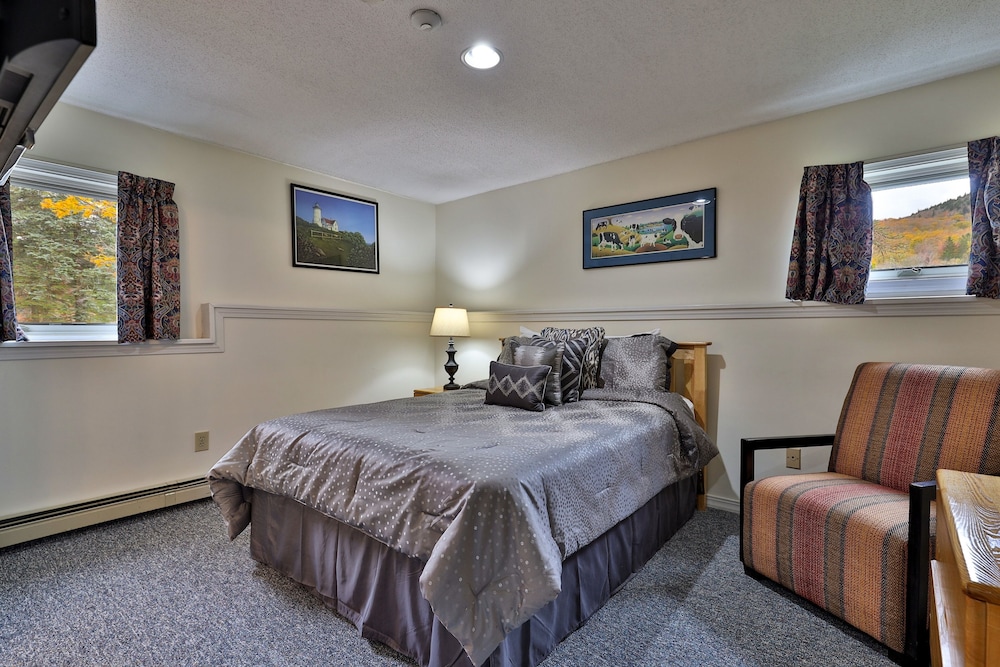 Pico Mountain Condo F106 3 Bedroom Home