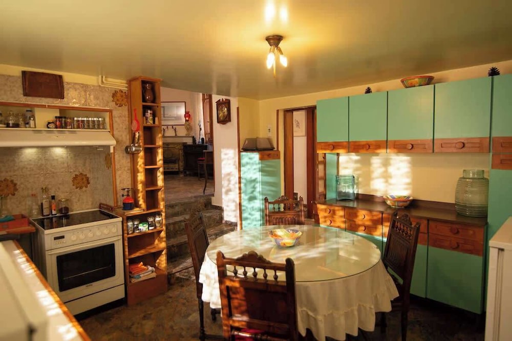 Mikos - Mansion in the City Center