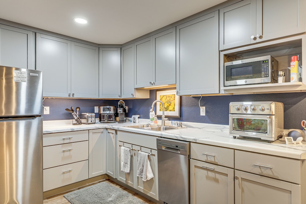 Ski-in/ski-out Condo in Upson - Walk to Lake