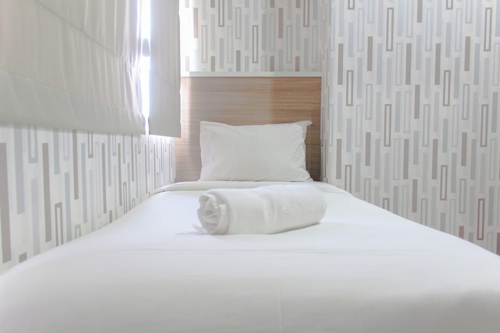 Strategic and Comfy 2BR Apartment Springwood Residence