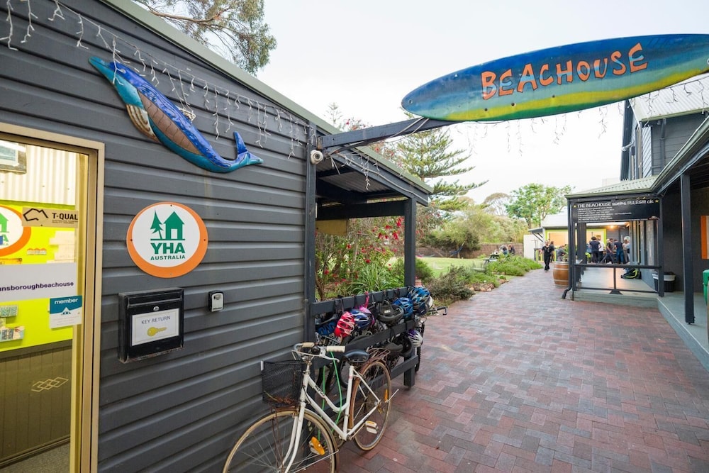 Dunsborough Beachouse YHA Hostel