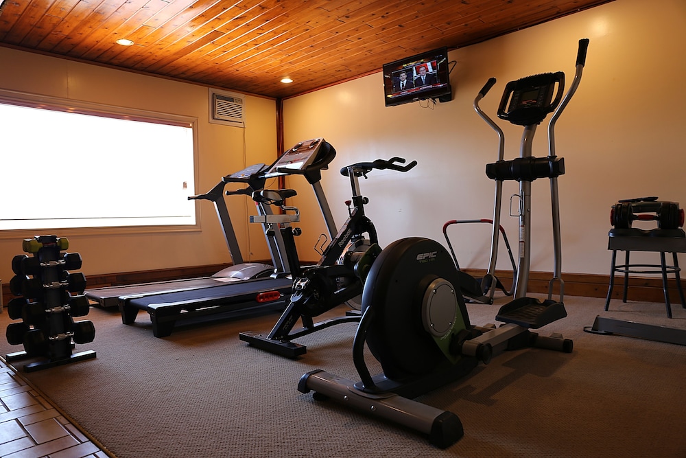 Tamarack Motor Inn