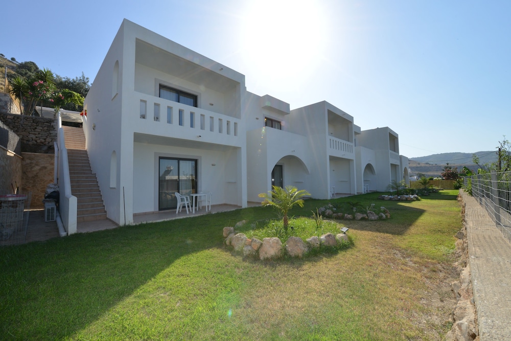 Golden View Studios photo 1