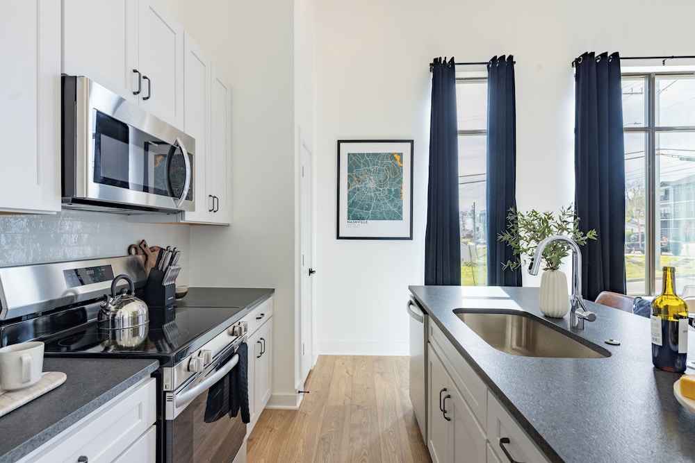 The Heights by AvantStay – Modern Condo Minutes from Broadway