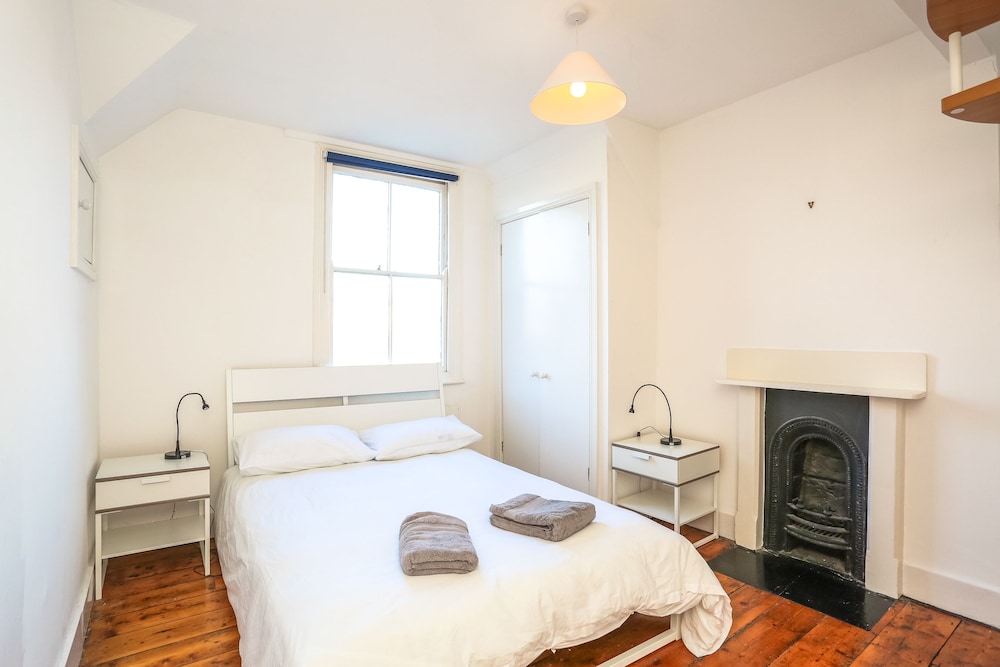 The Glasshouse Escape - 5BDR Victorian Jewel with Modern Twists in Jericho