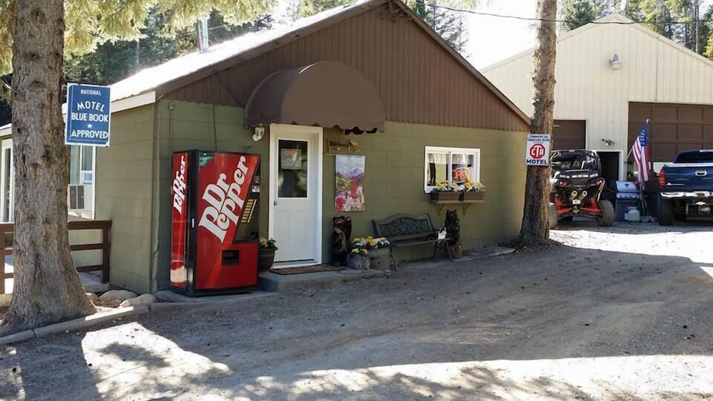 Evergreen Motel