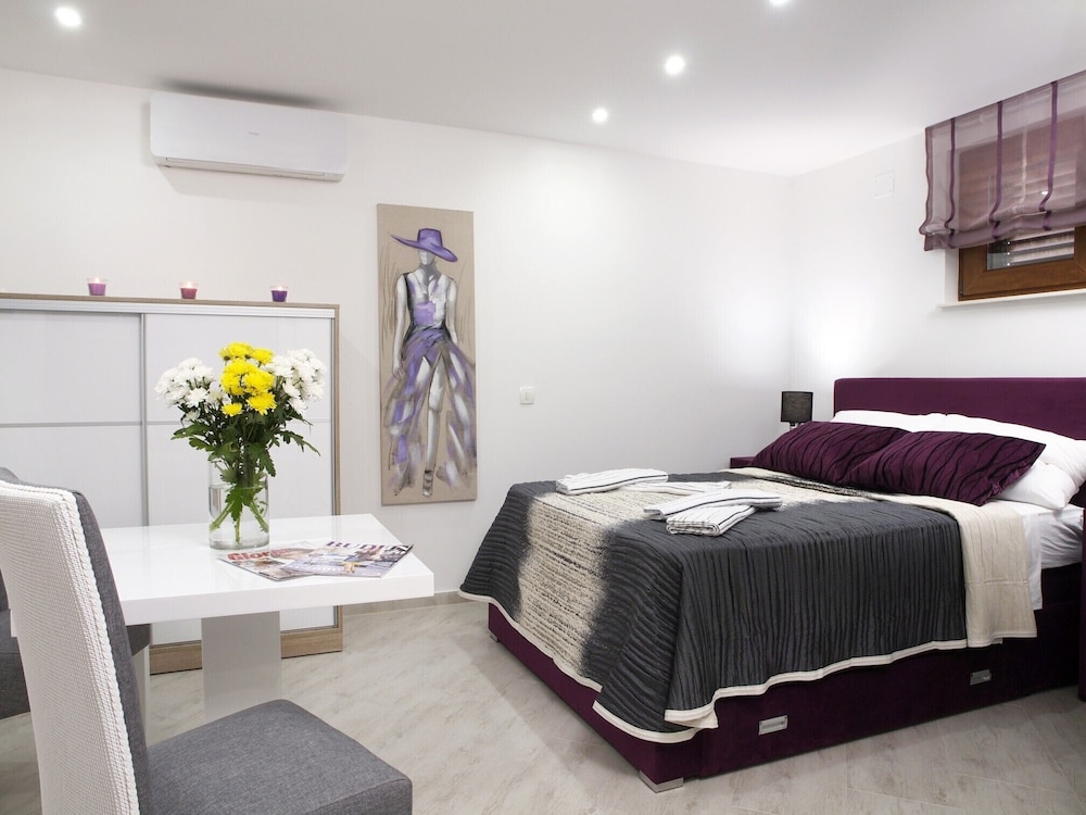 Malibu Grand Royale – Luxury Group Villa