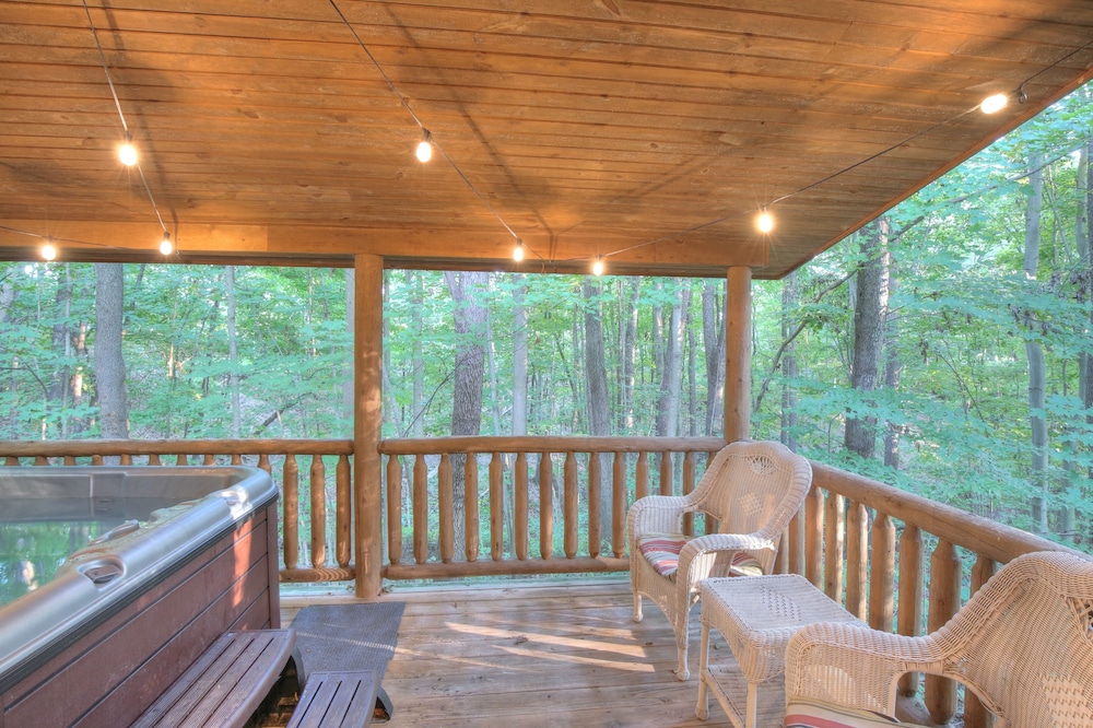Cricket Hill Lodge & Cabins view 4