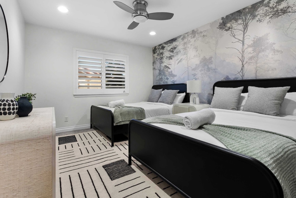 Luxury Pool Home w Theater Games & Mountain View