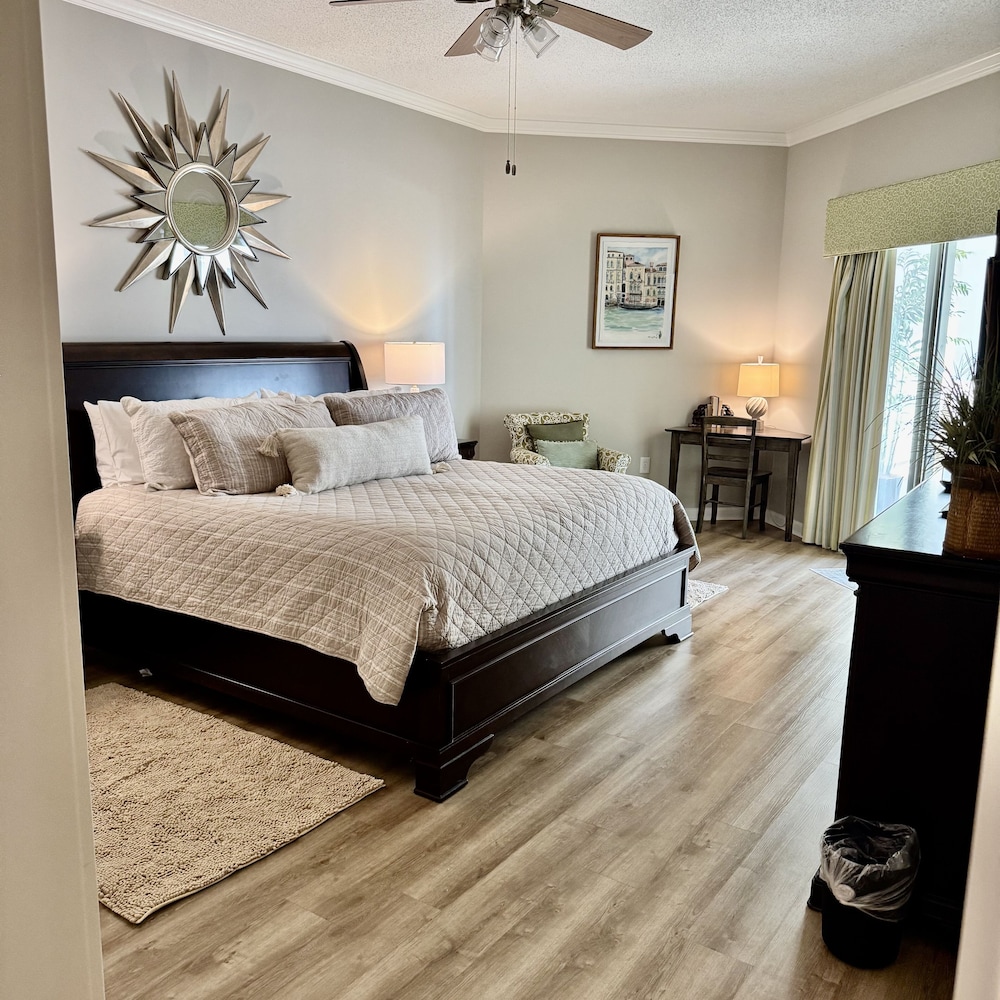 Oceanview Condo With Amenities, 703 Royale Palms 2 Bedroom Condo