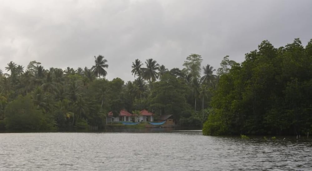 Lagoon Resort Goviyapana