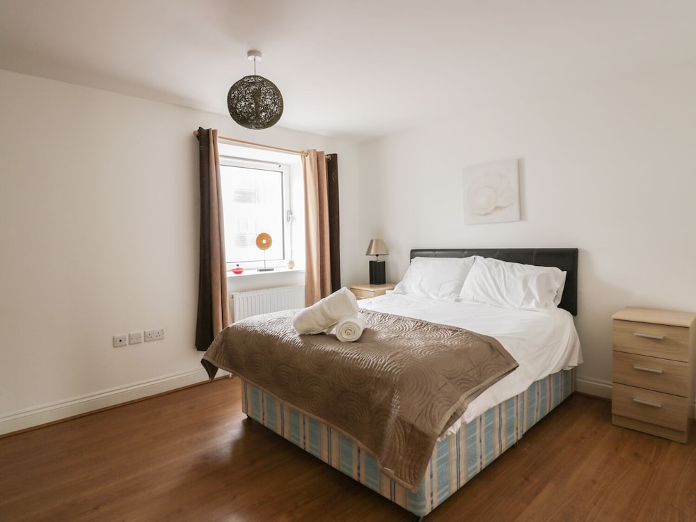 4 Bredon Court