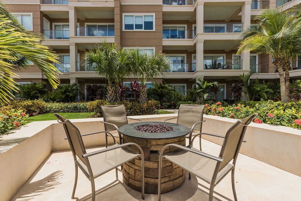 Eagle Beach Resort Ground Level 3br3ba Pool Levent