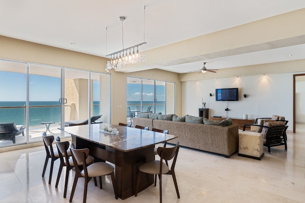 Encanto Living 1103 -3BR by Kivoya