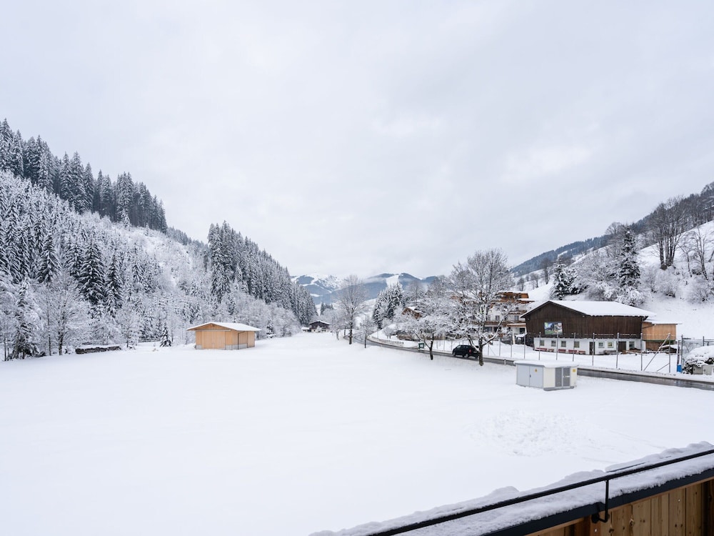 Luxury Chalet in Saalbach-hinterglemm With Sauna