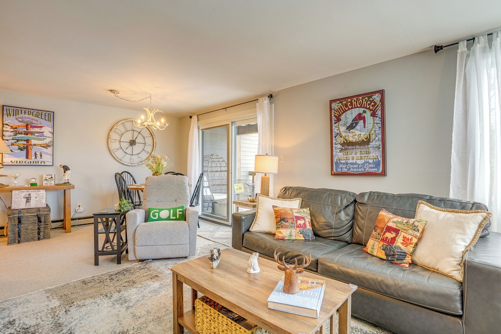 Wintergreen Resort Condo: Deck & Golf Course Views