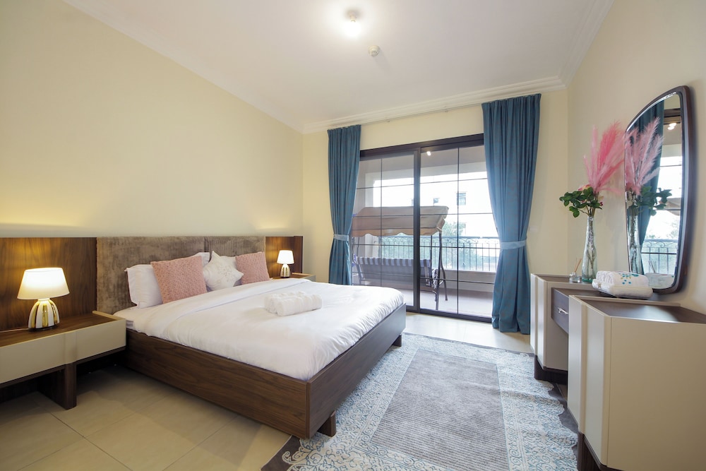 Silk Valley - Luxury 1B with pool access