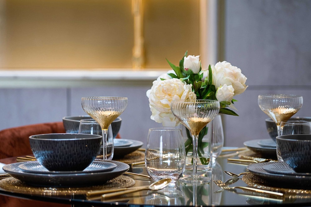 Marble Arch Suite 9-hosted by Sweetstay