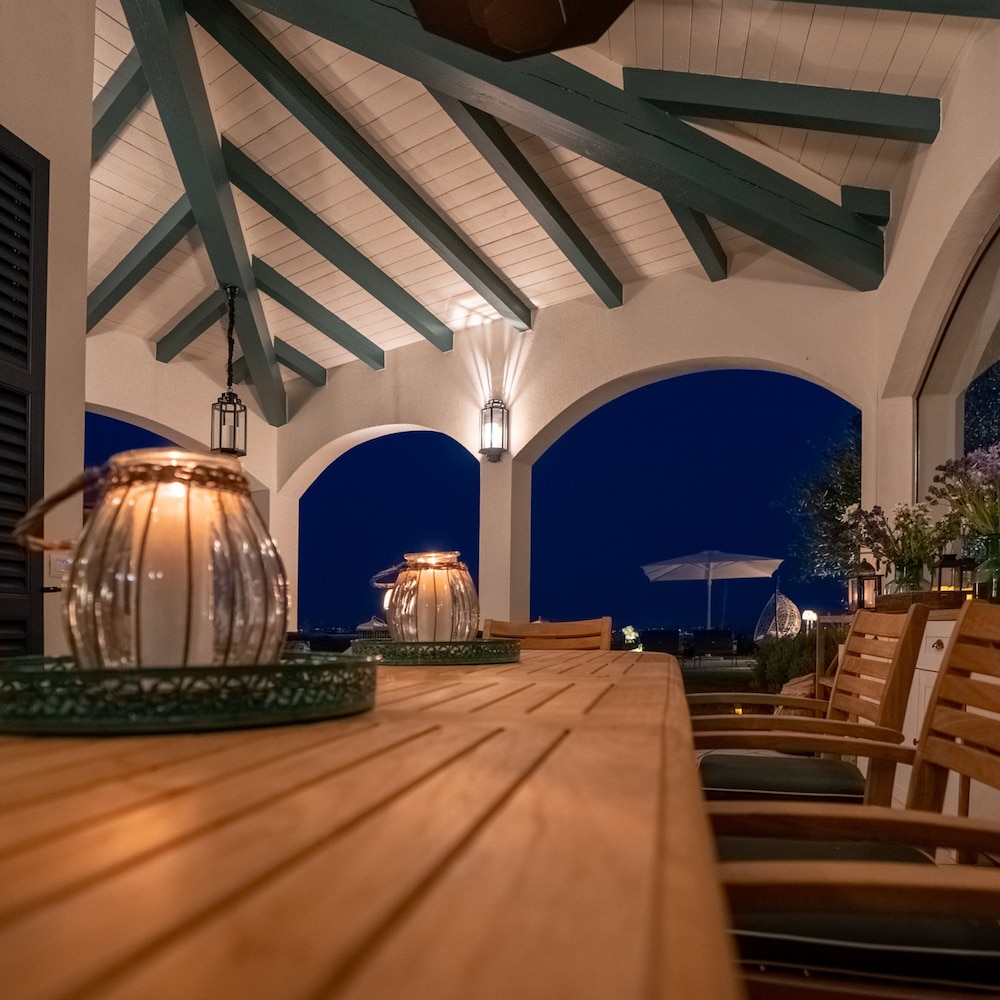 Charming Green and Blue Villa by Wonderful Italy