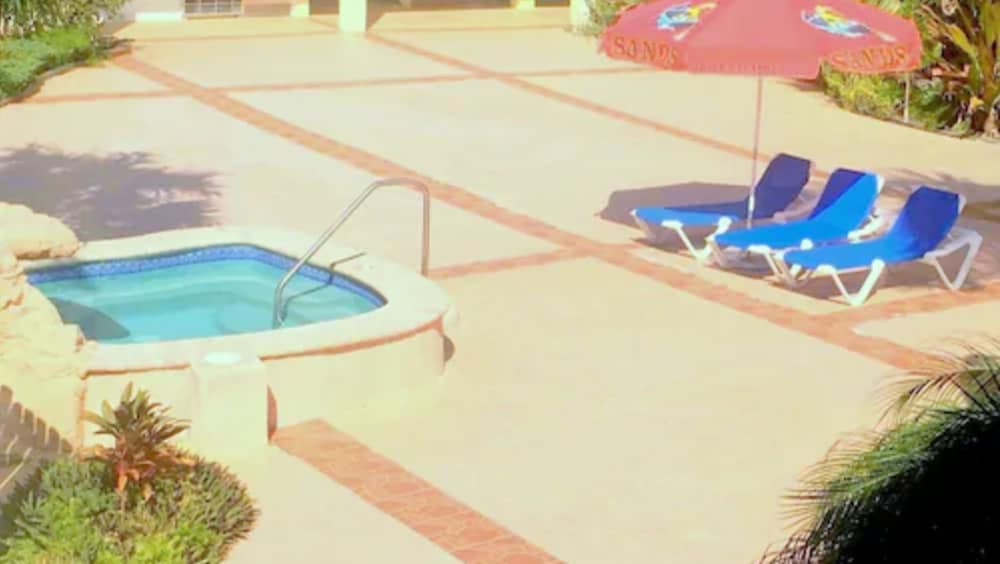 Grand Bahama Island - Freeport Vacations - Royal Islander Hotel - Property Image 3