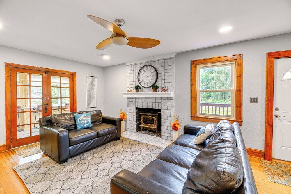 Charming Damascus Retreat w/ Deck & Creek Views! view 2