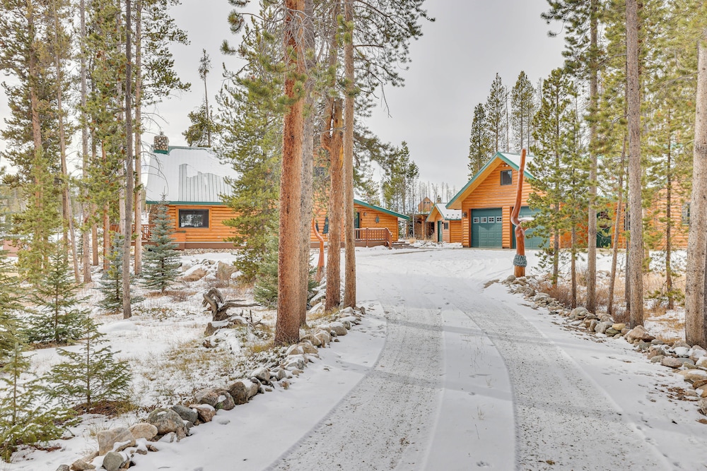 4 Mi to Rocky Mtn Nat'l Park: Cabin Near Town!