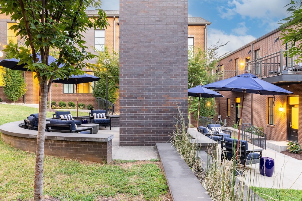 The Magnolia 4 by Avantstay Germantown Balcony