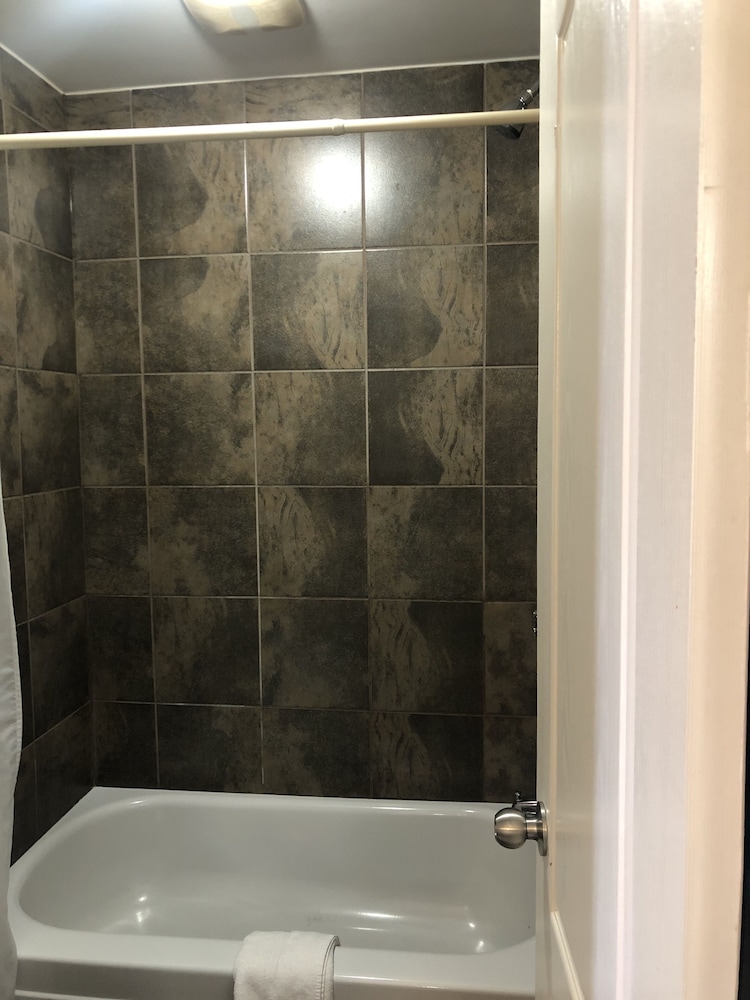 Falcon Motel Brossard