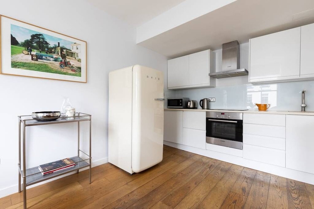 St Stephen's Gardens Viii by Onefinestay