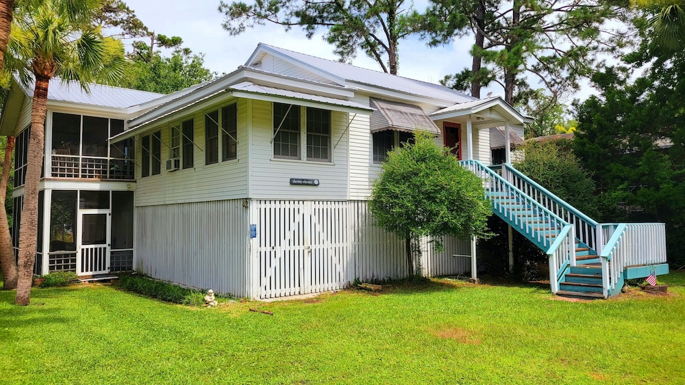 1111 2nd Avenue by Tybee Vacation Rentals