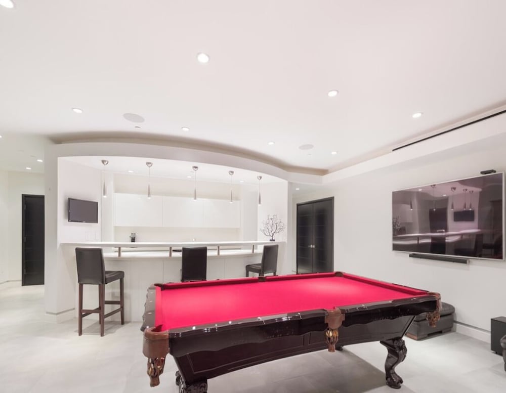 Zorada - Private Hollywood Hills Luxury With Endless Amenities and City Views