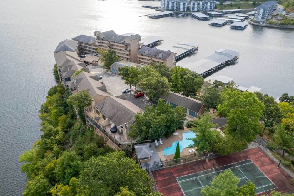 Lake of the Ozarks Condo w/ Community Pool
