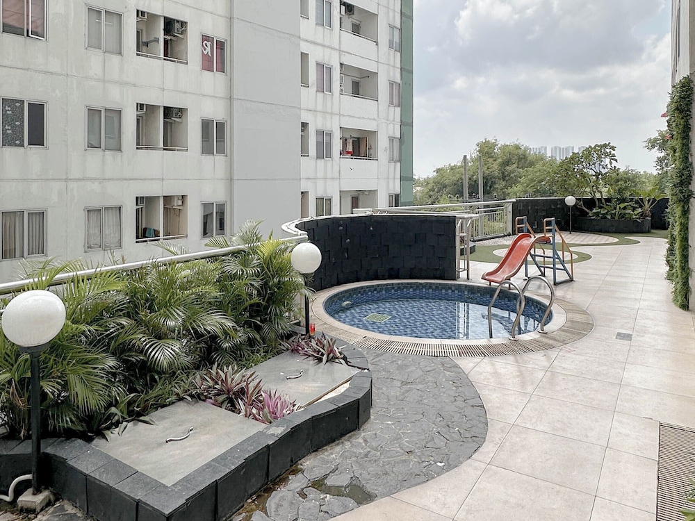 Modern Studio and Chic at Pavilion Permata Apartment