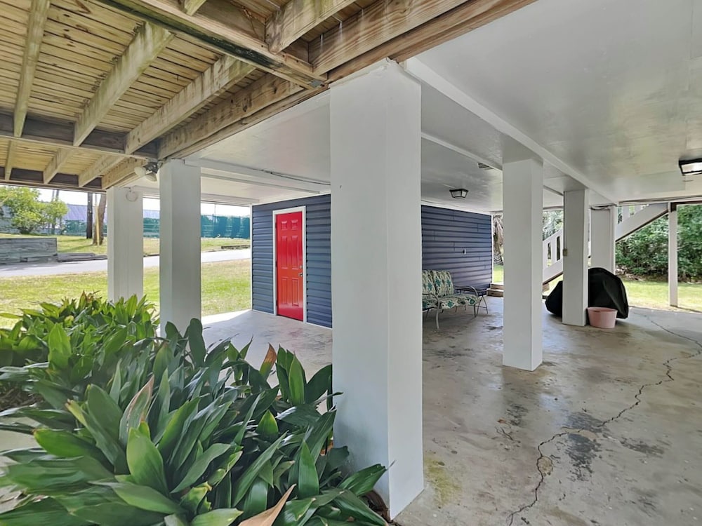 Sea Walk Cottage by Tybee Vacation Rentals