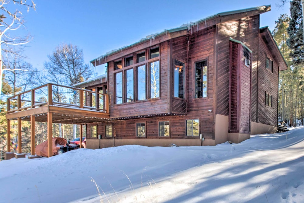 Angel Fire Cabin w/ Game Room ~ 4 Mi to Ski Resort