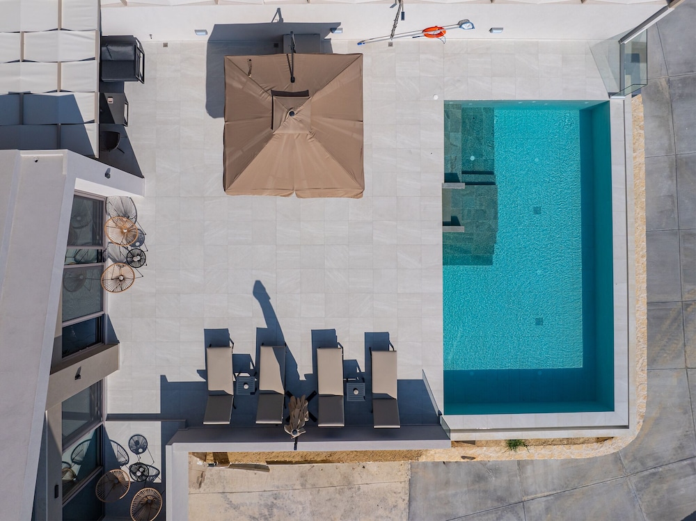 Theo Luxury Villas With Sea View