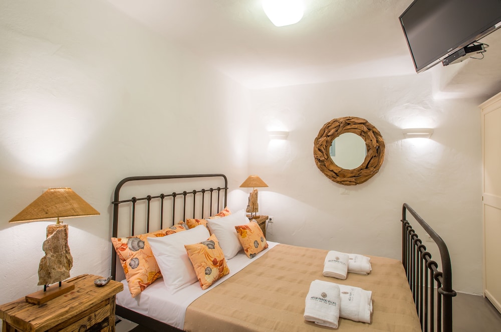 Aelia Paros Villas
