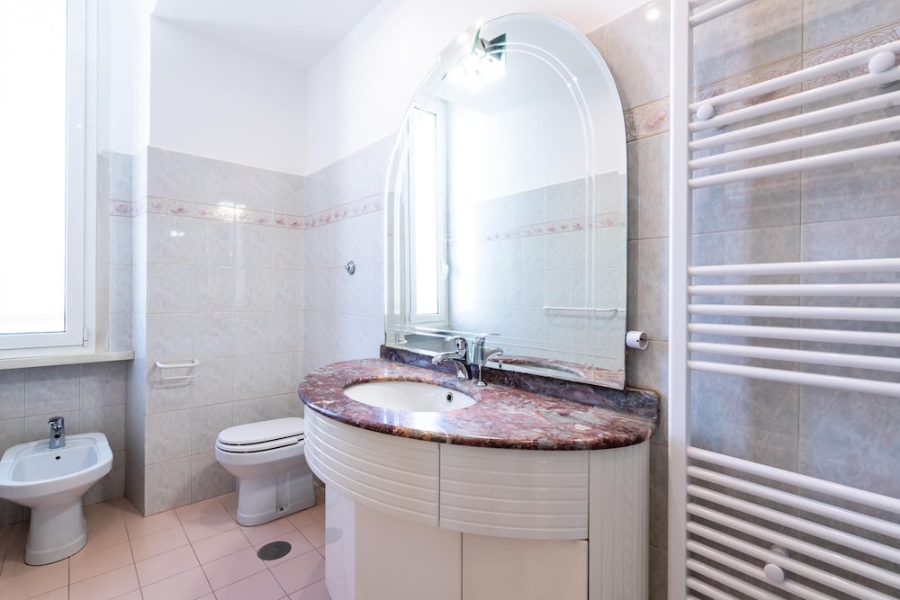 Casa Emme in Rome With 2 Bedrooms and 1 Bathrooms